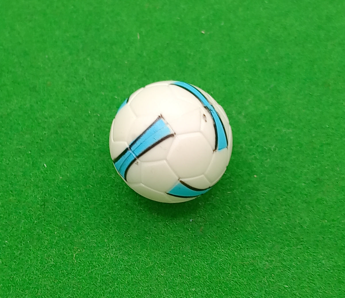 Subbuteo pallone standard Strip Celeste