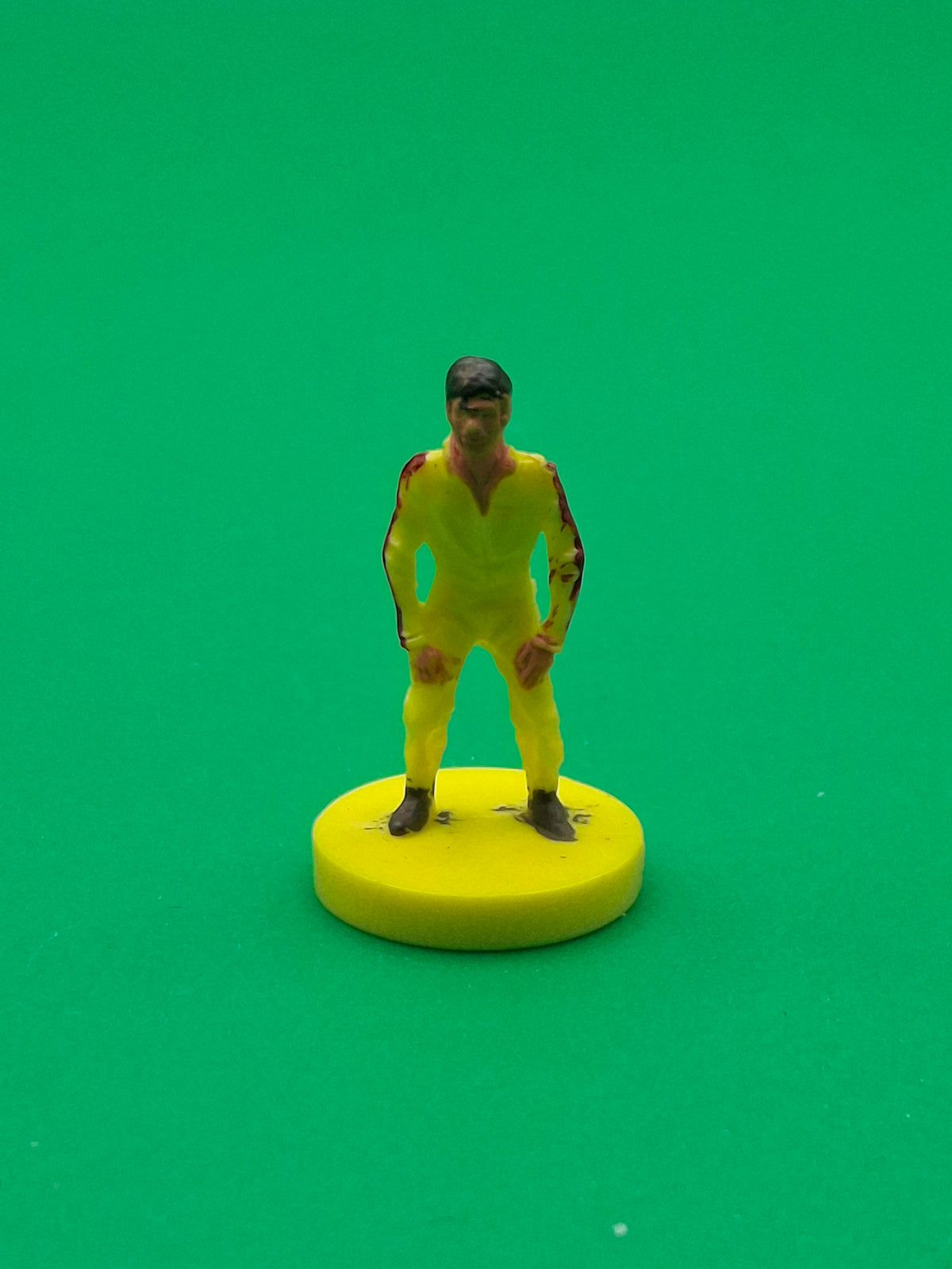 Subbuteo personaggio stadio Ball Boy in piedi - base gialla