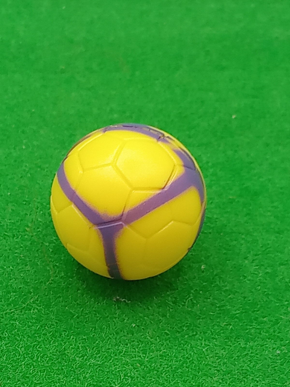 Subbuteo pallone standard Europa - giallo/viola